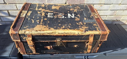 Vintage travelling trunk - vintage,