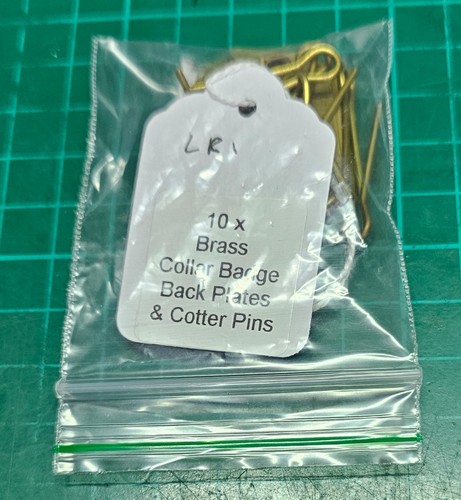 Brass cap collar - 10, badge