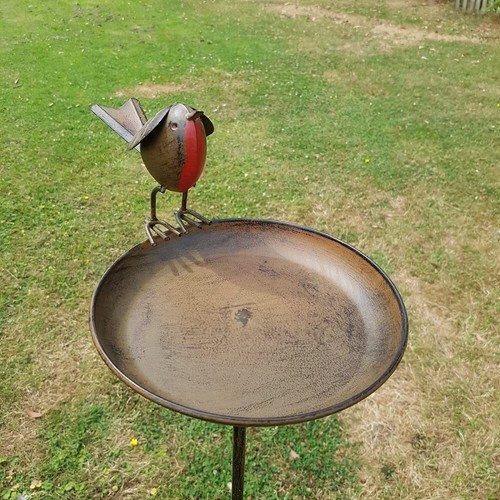 Robin bird bath tall spike - robin,