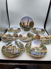 Royal Worcester Set of 8 Plates Size 8 1/4"