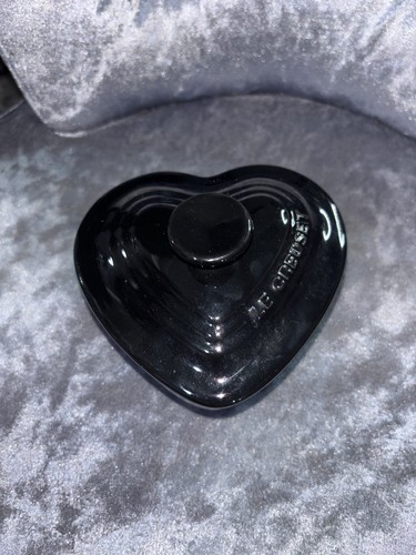 Creuset black heart shaped - heart,