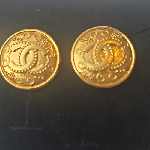 Chanel gold plated logo - gold,