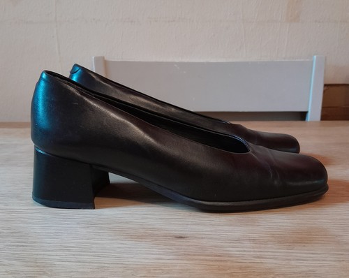 Ecco black leather ladies slip - ladies,