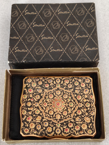 Beautiful vintage stratton - beautiful,