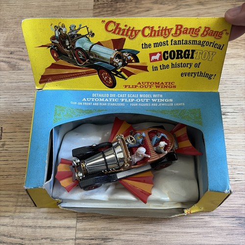 Corgi toys 266 - corgi, chitty