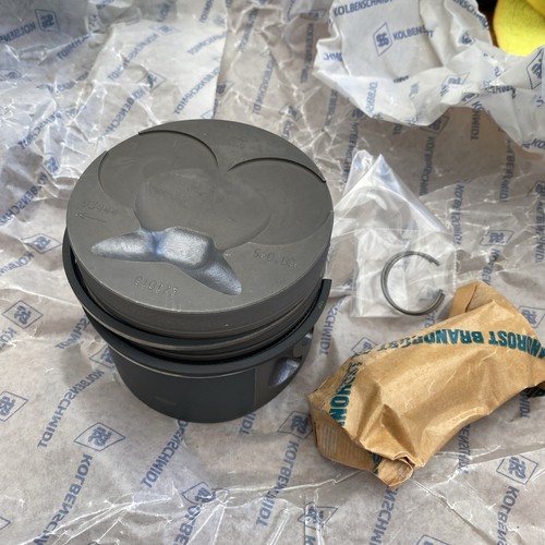Mercedes 240 300 piston - 300, d