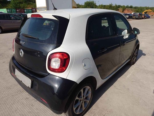 Breaking smart forfour 2015 - smart,