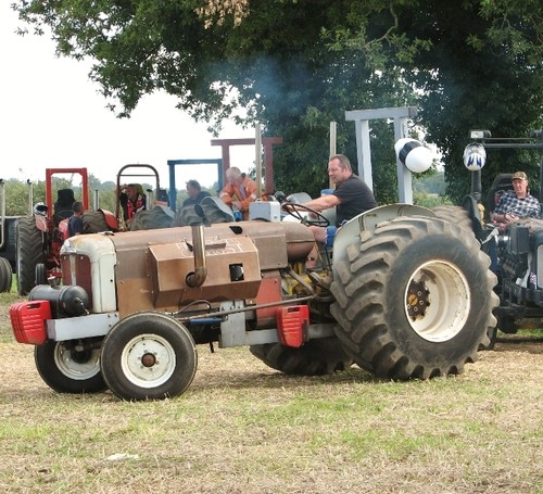 Photo 6x4 tractor pulling - photo,