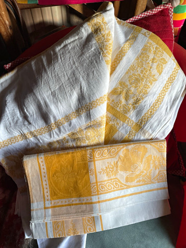 Vintage table cloths white - , and