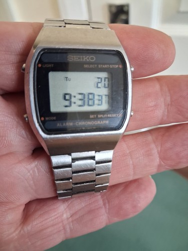 Seiko digital watch - digital,