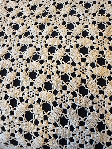 Vtg hand crochet lace beige - crochet,