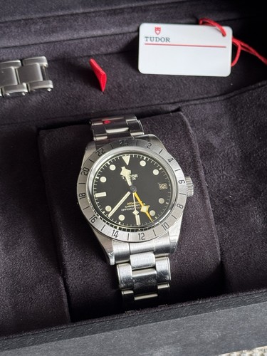 Tudor black bay pro m79470 - pro,