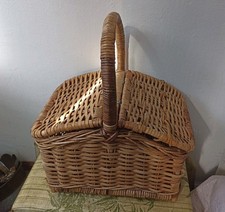 Vintage Traditional Huntsman  Wicker Picnic Basket Split Lift Lid 
