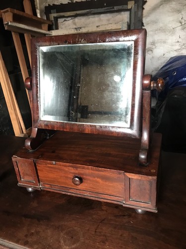 Dresser table mirror with - table,