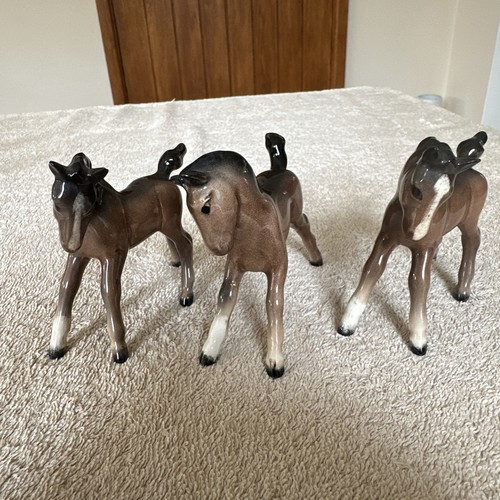 Vintage beswick playful foal - vintage,