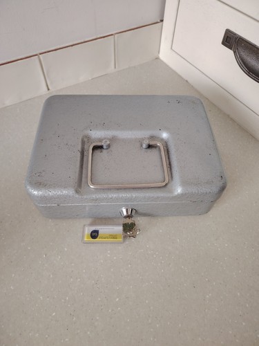 Vintage petty cash - vintage, tin