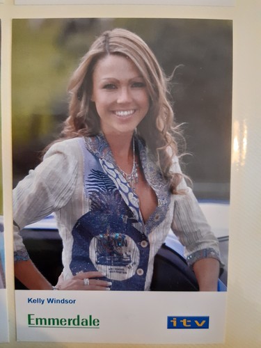 Kelly windsor - kelly, (emmerdale)