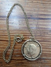 1914 George v Half Sovereign In Mount  With 9ct Gold Chain