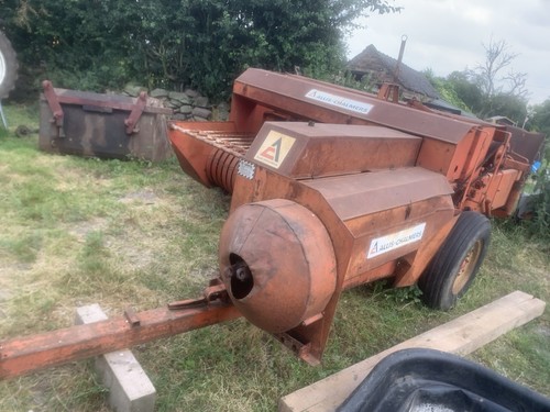 Little square bailer - square,
