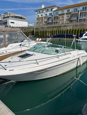 Sea Ray Boat 215 weekender crusier