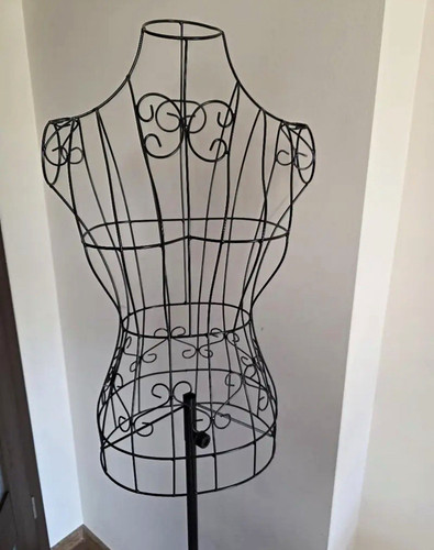 Black womens mannequin height - black,