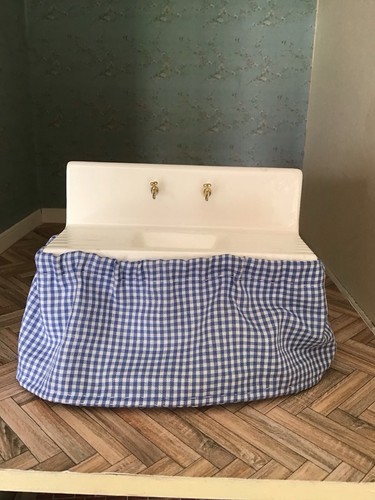 Dolls house sink unit with - sink,