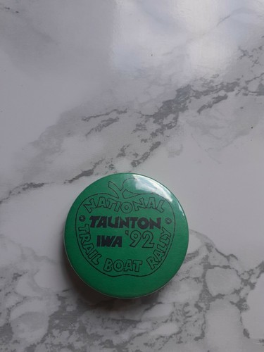 Taunton iwa 1992 vintage badge - iwa,