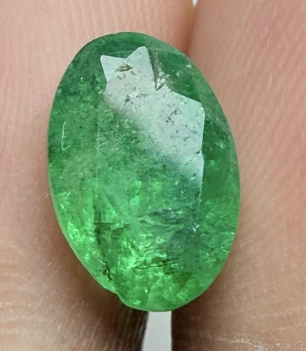 Natural tsavorite green - 4, ct