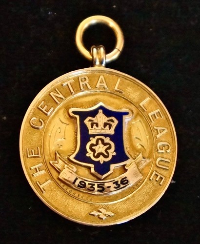 9ct gold football medal - 9ct,