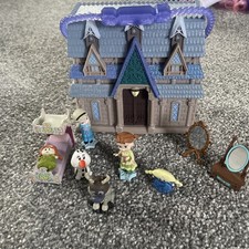 Disney Animators Frozen Castle