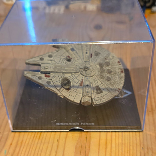 Star wars millennium falcon - star,
