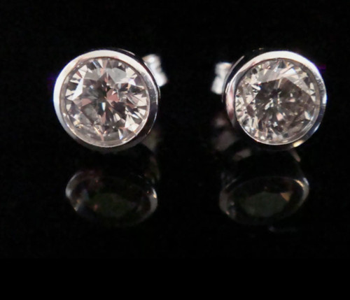 Stunning 18ct white gold - stunning,