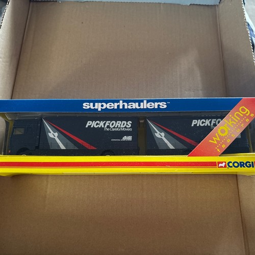 Bnib corgi superhauler - corgi,