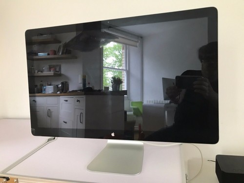 Apple thunderbolt display - thunderbolt,