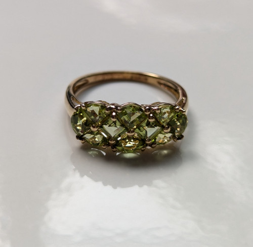 9ct gold green peridot - 9ct, ring