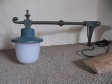OUTSIDE LIGHT ANTIQUE RARE LARGE RECLAIMED STREET LAMP ON BRACKET/ARM INDUSTRIAL