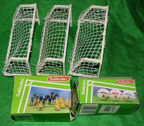 Subbuteo pitch side figures - subbuteo,