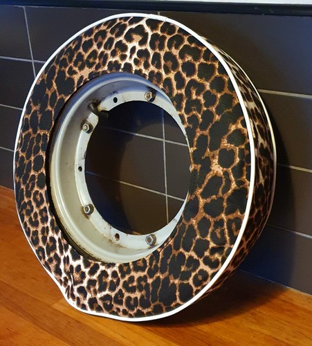 Leopard print doughnut style - leopard,