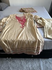 Pakistani   Shalwar Kameez 3-Piece Embroidered Lawn Suit