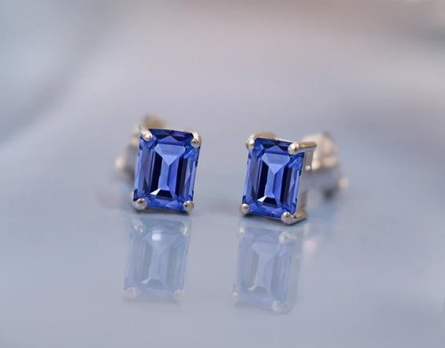4ct emerald cut natural - 4ct,
