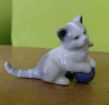 Metzler & Ortloff Small Cat /