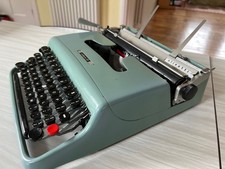 OLIVETTI LETTERA 22 PORTABLE TYPEWRITER / MOMA ITALIAN DESIGN CLASSIC / WORKING