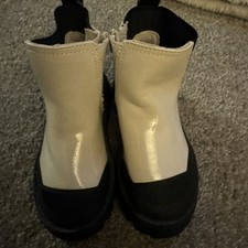 Girls Zara Cream Pantent Boots Size 24 Never Worn Excellent Condition
