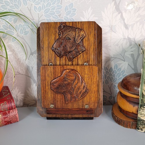Vgt wood dog wall - mounted, 2