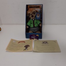 Compare the Meerkat Maiya with