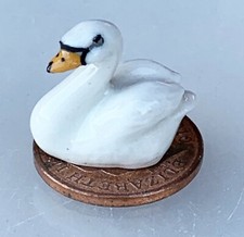 Dolls House White Ceramic Swan 1:12 Scale Small Ornament Pond Bird A tumdee