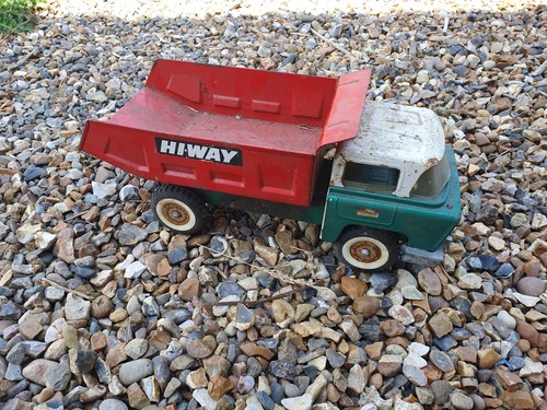 Triang dumper truck