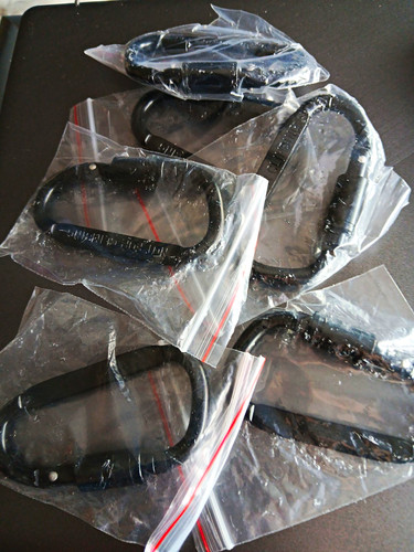 Pack black carabiner - 6,