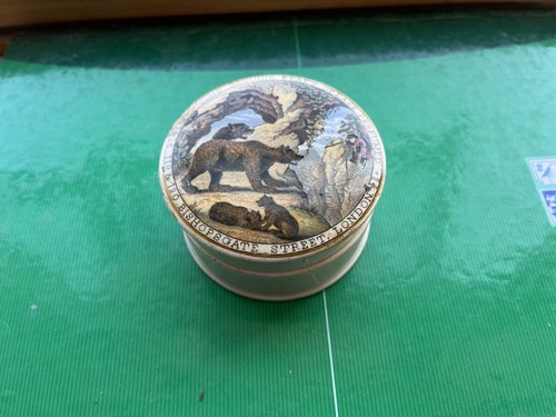 Prattware pot lid bear - pot,