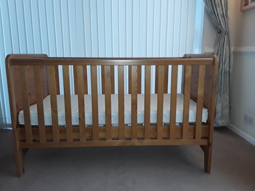 Babies cot bed with baby - cot/bed,